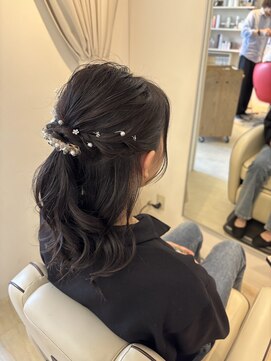 ヘアーリゾートラシックアールプラス(hair resort lachiq R+) ハーフアップ