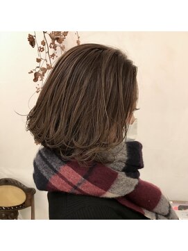 マウロア(MAULOA) “ラグジュアリーミディ　エレガントボブ”　中西英美子