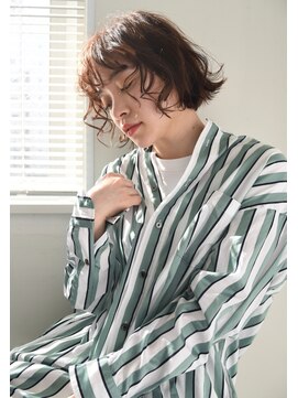 ユノ(juno) 【juno】フェイスラインくるくるパーマ♪ミニボブベージュ