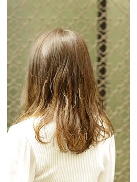 ドゥセリエ 新宿本店(de cellier) エアリーミディセミロング