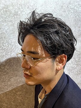 ラルス(Larus) MEN’S HAIR/サーフカール/刈り上げセンターパート/本八幡