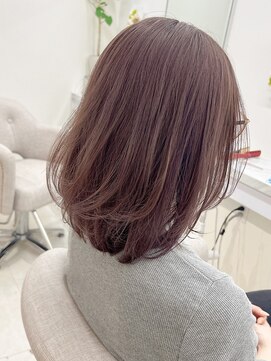 エレラビューティー(ELERA beauty) ふんわりレイヤーミディアム♪