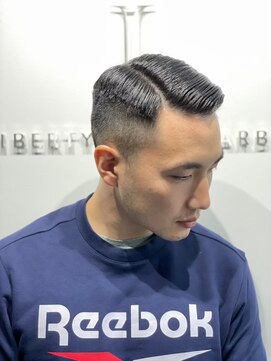 リバティシェアバーバー 銀座2nd(LIBERTY SHARE BARBER) スキンフェードコテパーマ濡れパンマッシュパーマ[銀座<理容室>]