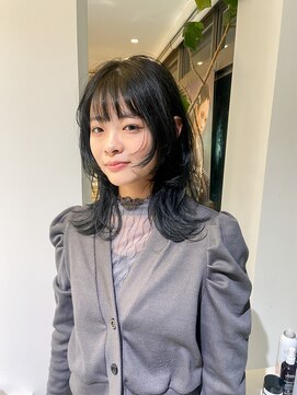 ビファインクーアヴェダ(Be fine coo AVEDA) ミディアムウルフ くびレイヤー ダークアッシュ 10代/20代