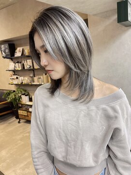 サニー 渋谷(SUNNY) レイヤーカット、バレイヤージュ、ハイライト、グレーベージュ