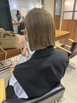 エイトデイズ 三宮駅前店(EIGHT days) きりっぱなし bob×ハイトーン