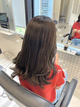 ヌーヴェル(nouvelle) 透明感グレージュ×ロング×インナーカラー