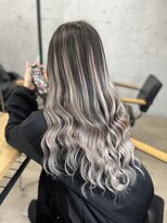 ワン(ONE)&nbsp;gradation