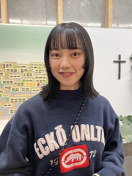 カサネ(casane) ぱっつん前髪と顔まわりのぷつっとライン。