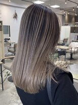 イェッカ(YECCA)&nbsp;伸びても気にならないバレイヤージュ○