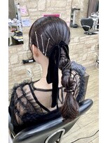 美容室レゴ(REGO)&nbsp;編み下ろしタイトポニー