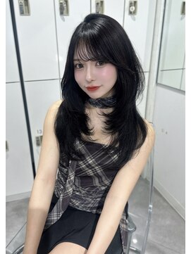 ユーフォリア 渋谷グランデ(Euphoria SHIBUYA GRANDE) 韓国ヘア レイヤーカット 暗髪 SAYAKA