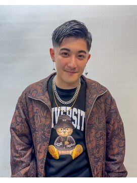 ルーダス 新保店(Rudus) ミドルスキンフェード