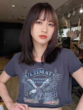 マノハル(MANOHARU) シースルーバングの艶感レイヤーミディ