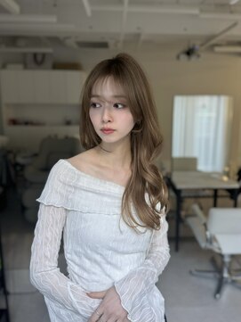 アマトウキョウスマートサロン(AMA TOKYO×Smart Salon) ヘーゼルベージュ　ブリーチなし　レイヤーカット　海外風