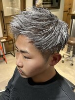 エイトメン 池袋東口店(EIGHT MEN)&nbsp;シルバーメッシュハイライト　スパイキーショート