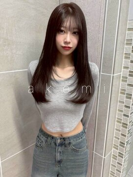 アケミ(akemi) ツヤストレートレイヤーロング