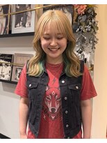 グッドフェローズ キタホリエ(GoodFellas kitahorie) ハイトーンベージュにグリーンインナーカラーレイヤー艶感
