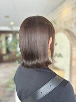 フラット 千葉(Flat.)&nbsp;グレーカラー、切りっぱなしボブ【千葉】