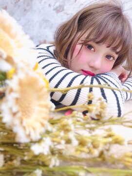 エル(elle) 小顔に見せるヘア♪ダブルバングブランジュ×ベージュベージュ