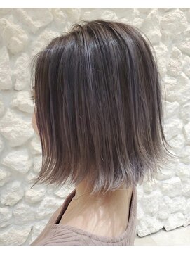 モアナ バイ ヘッドライト 沖縄東崎店(Moana by HEADLIGHT) ハイライト#ボブ#グレーアッシュ#大人かわいい