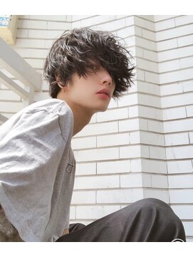 シン(syn) 前髪長めマッシュ ツイストスパイラル