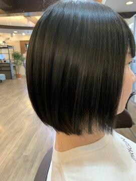 ベイス アワジ(BASE) ショートボブ