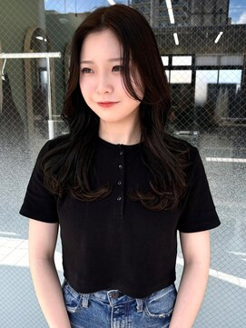 イロウ 天神大名店(IROW) レイヤーカット 韓国ヘア センターパート くびれ【天神大名】