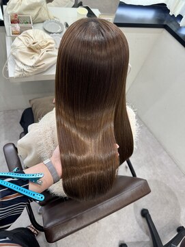 コア 梅田(Core) 黒髪/ネビージュ/小顔/髪質改善/縮毛矯正