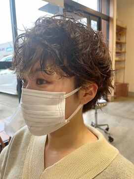 チルハウス(Chill-hus) マロンベージュ＊大人可愛いひし形ウェーブショートボブカット