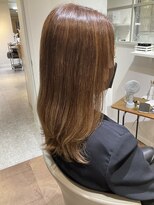 コク(koku) 暖色カラー×セミロングスタイル