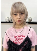 ユーリカ(Eurica) ハイトーン/レイヤーカット/ワイドバング/ホワイトベージュ