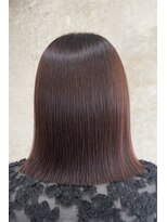 イル(iru)&nbsp;ピンクブラウン/縮毛矯正/ボブ