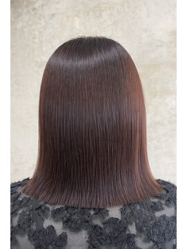 イル(iru) ピンクブラウン/縮毛矯正/ボブ