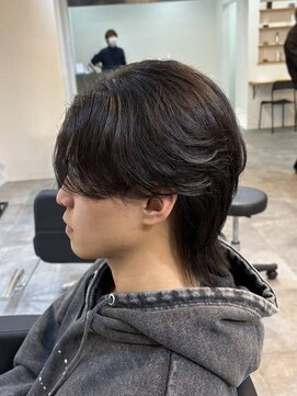 ヒュイル バイ ニアウ(Hwyl by Niau) MEN’S HAIR/センターパート/ニュアンスパーマパーマ/伊勢崎