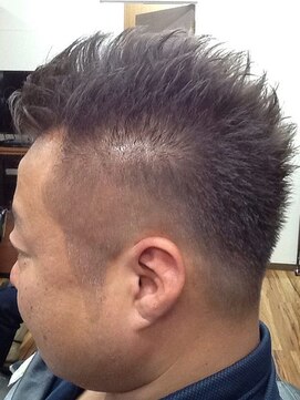 カットハウス ビー ナチュラル(cuthouse BE NATURAL) ソフトモヒカンベリーショート!!アッシュカラー!