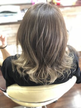 ヘアーピース(Hair Peace) グレージュ×ハイライト