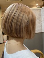 イースタイル 志都呂店(e-style com’s hair) ブロンドヘアのミニボブ