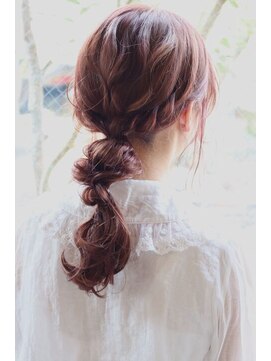 ビーワールド(B WORLD) ゆるっと編みおろしヘア　【藤枝/藤枝駅/オーガニックカラー】