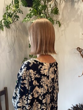 イング(ing) creamy beige × bob