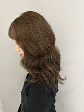 グロウバイニューヨークニューヨーク(Grow by NYNY) 【坂本】ミディアム×カーキベージュ