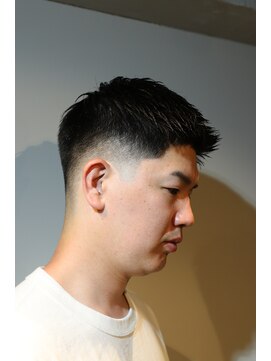 ツーエイチ 新宿(2H) 新宿/ローフェード/スキンフェード