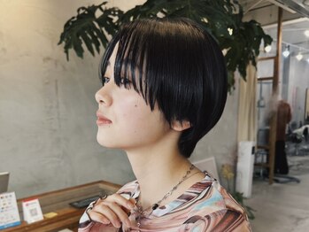 ヒュージ 三軒茶屋(huge)の写真/印象が変わるショートこそ、ミリ単位でこだわる。スタイリングしやすいショートカット＆ボブヘアに。