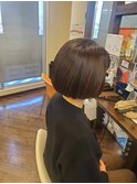 顔周り レイヤーオリーブグレージュハンサムショート 前髪なし