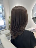 ロングレイヤー　アッシュカラー　くせ毛　30代 40代
