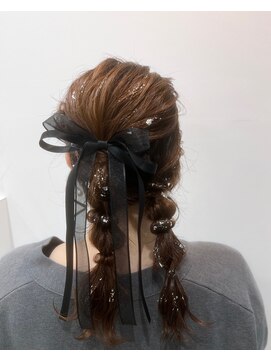 艶感引き立つクラシックリボン