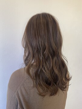 ラテ アトリエ(latte atelier) 大人のアッシュベージュ