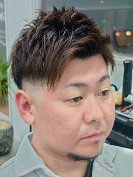 ジャガー 浦添店 2ブロック×フェード　アップバング