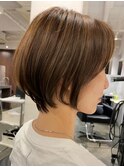 ショートボブくびれショートヘア顔周りレイヤー白髪ぼかし30代