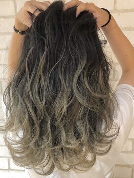 ディーバ 渋谷(D.I.E.V.A) 10代20代30代大人可愛い海外風ハイレイヤー艶髪オリーブアッシュ